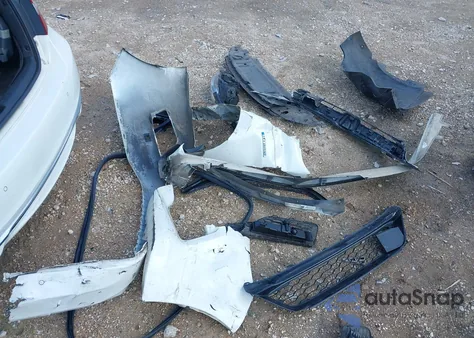 2017 Honda Accord Hybrid Touring z USA, uszkodzony, nr VIN JHMCR6F75HC007142